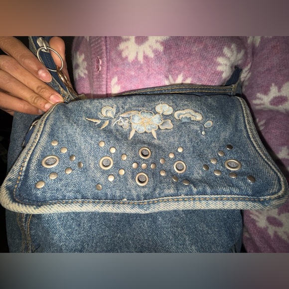 Y2K Embroidered shoulder bag - Picture 2 of 8